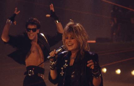 Bruno glenmark hela sändningen från melodifestivalen 1985 finns för övrigt upplagt på svt:s öppet arkiv och om ni. Prins Pias Blogg: Högt över havet!