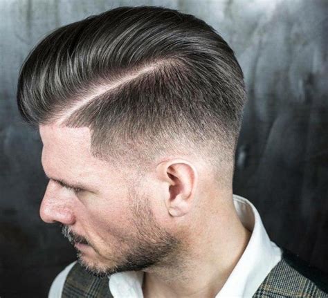 Modèle coupe de cheveux homme 2015. coupe de cheveux homme avec 2 trait sur le cote - Coupe pour homme