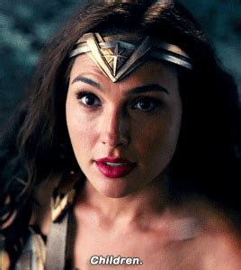 Share the best gifs now >>>. Pin de tony stark ⎊ em wonder woman | Gal gadot, Gal gadot ...