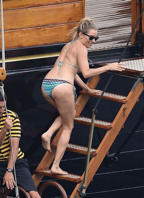 Сиенна роуз диана миллер (англ. SIENNA MILLER in Bikini at a Boat in Portofino 07/22/2018 ...