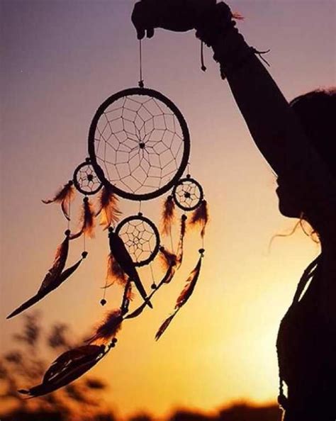 Voir cette épingle et d'autres images dans tatouage par melissa manlius. LES OBJETS DE L'ÉTÉ. Été indien avec les attrape-rêves ...