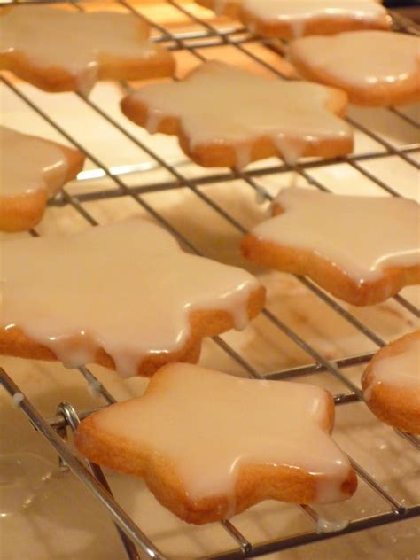 They are thin, crunchy, a little flaky, and quite buttery, with a strong aroma of lemon and vanilla. That Cute Little Cake: {Recipe} Lemon Christmas Tree Cookies