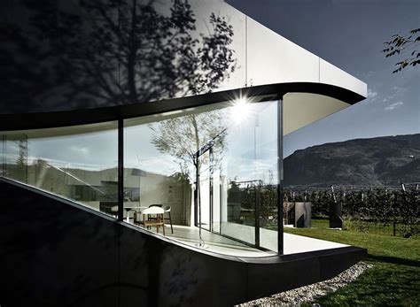 Server hd server hd7 server x3 server co. mirror houses by peter pichler reflect the mountains of ...