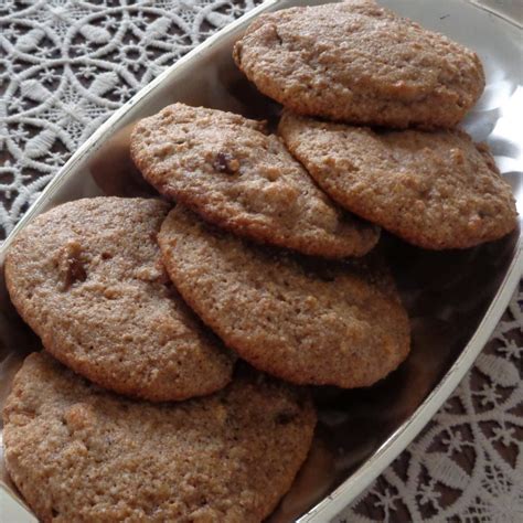 Add in almond flour slowly and mix until well incorporated. Date Cookies with Almond Flour and Flax Meal