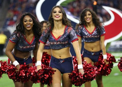 Amikor nővérük férjhez megy, fogalmuk sincs, kit vigyenek magukkal a hawaii lakodalomba. Houston Texans Cheerleaders : Houston Texans Cheerleaders ...