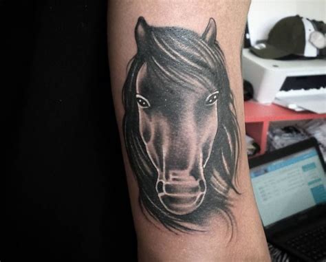 Das ganze volk antwortete einstimmig und sagte: Pferde Tattoo Designs mit Bedeutungen - 35 Ideen
