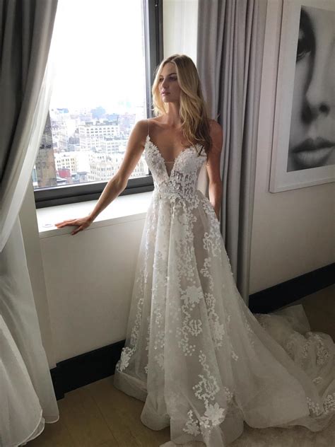 Check spelling or type a new query. 2017 Custom Made White Lace Wedding Dress,Sexy Spaghetti ...