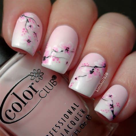 Uñas con flores rosas y rayas negras y blancas. 75 Diseños de Uñas: Decoración de Uñas Decoradas con ...