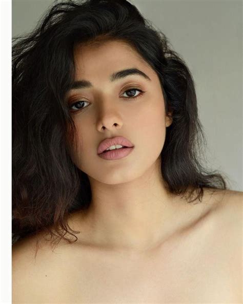 Internet is full of images but filtering image is very difficult. Hot Pics: Romantic Heroine Ketika Sharma in 2020 | Fashion models, Photoshoot, Model