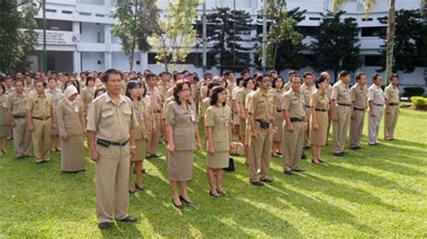 Biasanya umk nilainya lebih besar dan apa itu ump? Resmi Disetujui Jokowi, Mulai Januari 2021 Gaji PNS Akan ...