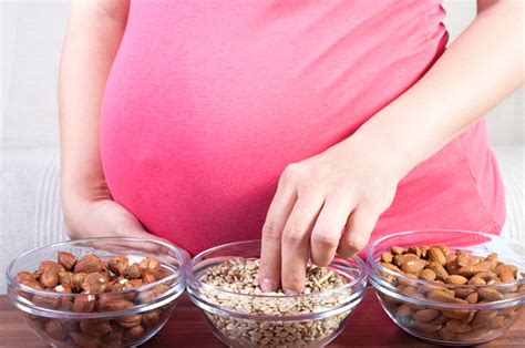 Tetapi, mereka juga disarankan untuk menghindari terlalu. Makanan Yang Baik Untuk Ibu Hamil Trimester Pertama - Tips ...