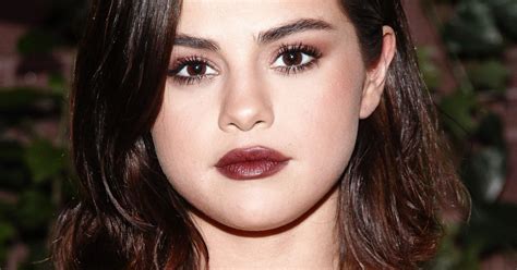 Ce changement de look surprenant et radical. Selena Gomez Blonde Hair American Music Awards 2017