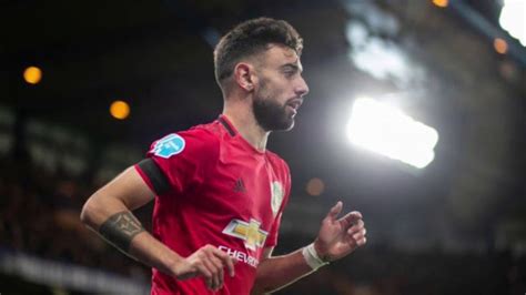 Bruno fernandes captained manchester united in the europa league final as harry maguire was named among the substitutes. Bruno Fernandes penalty vs Watford - YouTube