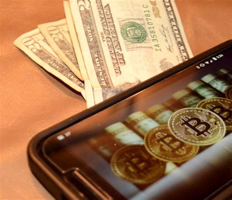 To get started with using cash app to buy bitcoin you first need to download the app from the apple app store (iphone only) or google play store to your tablet or smartphone. How To Buy Bitcoin With Online - Bitcoin Earn Money App