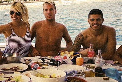 López began his career in 1997 with river plate. Icardi, Wanda Nara ve Maxi Lopez arasında yaşanan aşk ...