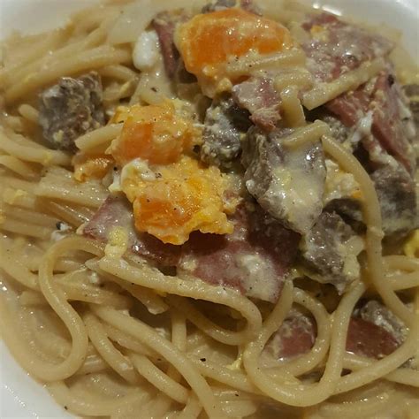 Cocol ke dalam saus kacang berbumbu petis! Resepi Spaghetti Telur Masin Berkrim - Resepi Miker