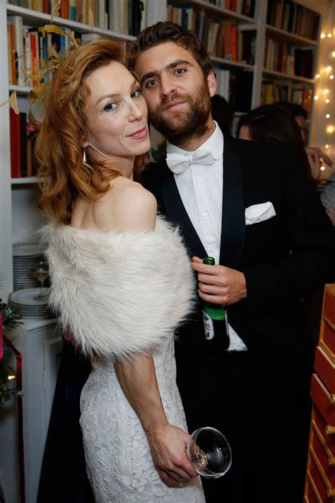 Emerald fennell's husband chris vernon is an advertising director and a producer, who currently resides with fennell in los angeles. Perdita Weeks's 30th birthday party - Luke Treadaway ...