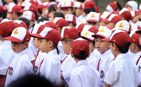 Dengannya mereka bisa sangat bebas dalam berekspresi dalam. Pengalaman Pribadi Masa Sekolah Dasar (SD) - Sindunesia