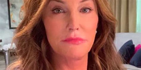 Secrets of my life will be released later this month, and she is not kidding when she said she is telling some major secrets here are a few from her book that have already come to light. Caitlyn Jenner: sa première femme fait des révélations