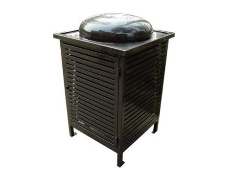 Commercial outdoor trash receptacles have an uncompromising strength and superior construction with a powder coat finish. Commercial Outdoor Trash Receptacle / SPT-C13 | Sunperk