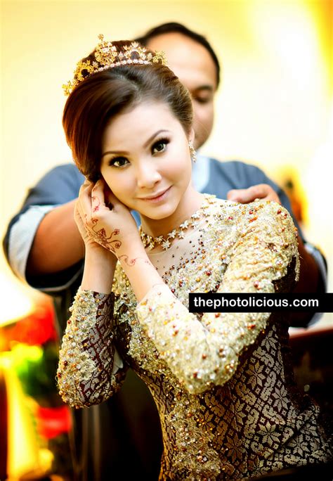 Nah, buat kamu yang masih bingung ingin memilih dekorasi akad nikahmu seperti apa, berikut deretan inspirasi dekorasi tempat akad nikah atau ijab kabul yang dijamin keren. Gambar Sekitar Majlis Resepsi Apex & Leuniey Natasha