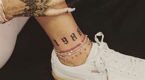 Maybe you would like to learn more about one of these? Paling Bagus 20+ Desain Tato Di Pergelangan Kaki - Contoh ...
