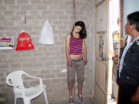 Hanged dead girls documenting reality. Dead Women...