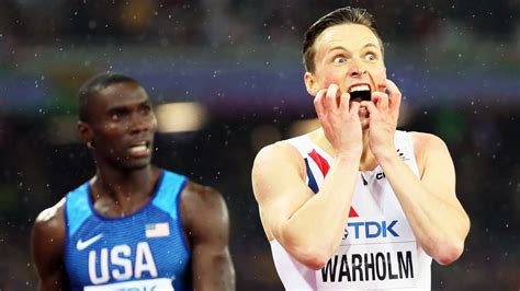 Karsten warholm er en norsk friidrettsutøver som regnes som en av norges beste idrettsutøvere gjennom tidene. Norska OS-mästaren om Karsten Warholm: "Blev stjärna över ...