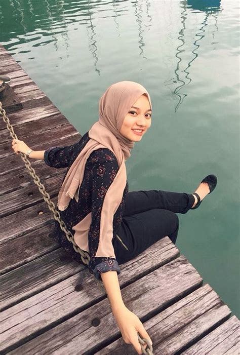 Yelah, dia cantik, bijak pula. Dulu Bangga Orang Kata Iras Neelofa, Sekarang Malu ...