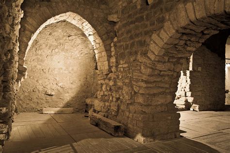 Monte vibiano vecchio, perugia, италия. Alla scoperta della Perugia sotterranea, visite guidate ...