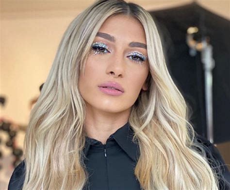 Alina eremia (born 15 december 1993 in buftea), is a romanian singer, tv personality, actress, and member of the lala band, who represented romania in the junior eurovision song contest 2005 with the song ţurai. Ce notă a luat Alina Eremia la BAC. Te-ai fi aşteptat la asta?