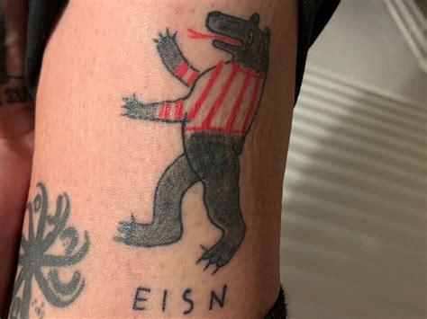 Very good choice as temporary tattoo, body makeup, and also it can cover scar on body. Blog und Podcast über den 1. FC Union Berlin › Textilvergehen