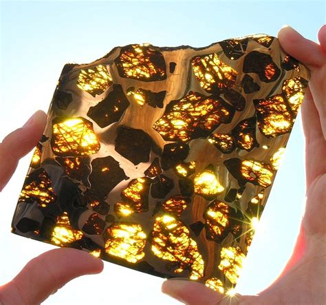 The total weight of meteorites recovered exceeds 100 tonnes. El meteorito de Fukang, una maravilla del cosmos cuatro ...