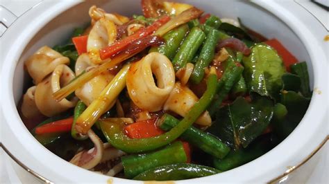 Aneka resepi seafood ialah satu aplikasi mudah yang mengandungi himpunan koleksi pelbagai resipi masakan dari makanan laut yang dikongsi oleh pengguna di media sosial maupun di blog. My HomeRecipes: PAPRIK SOTONG MARVELES