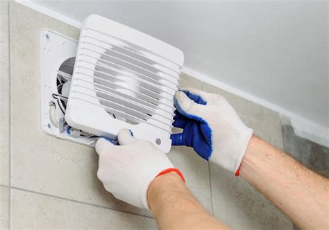 Pasang exhaust fan sejauh mungkin dari sumber udara masuk, terutama untuk exhaust fan yang dipasang di plafon. Cara Pasang Exhaust Fan Di Dapur | Desainrumahid.com