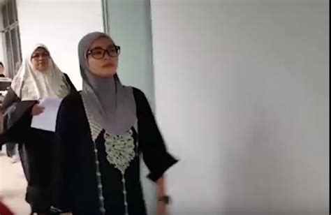 Video 'Doktor Gigi Pasang Pendakap Tak Bertauliah ...