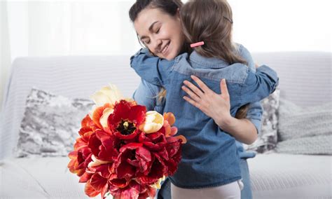 Whether that's where she met her spouse, her hometown or her favorite vacation. Mother's Day 2020 Gift Ideas | Cole's Flowers