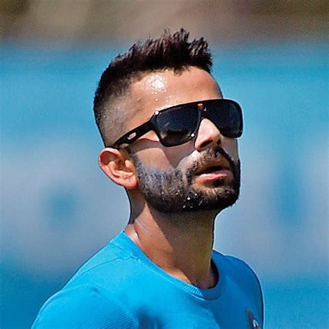 Agar virat ke hair style — ki baat kari jay to unke look ke sare boys and mens dono divaane hai , unke hair style unik hoti hai aaj ke post. Ever Wondered Why Every Delhi Guy Looks Like Virat Kohli?