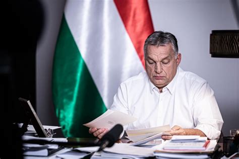 Remélhetőleg, a nemzeti konzultáció révén olyan egyetértési pontok jönnek létre, amelyek erősíthetik a járvány elleni védekezést. Orbán: áprilisban már szabadabban élhetünk, ha betartjuk a ...