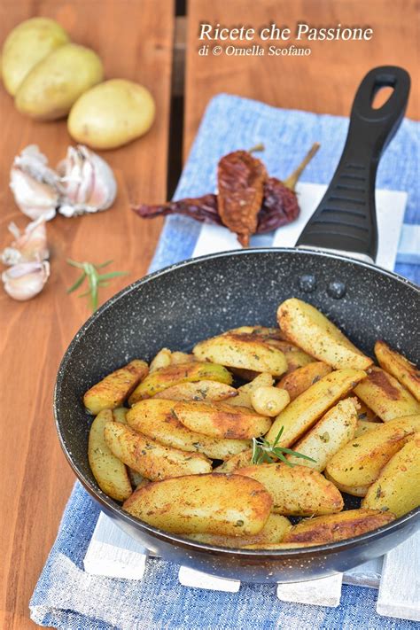 Check spelling or type a new query. Patate arrosto in padella alla paprika, facili e veloci da ...