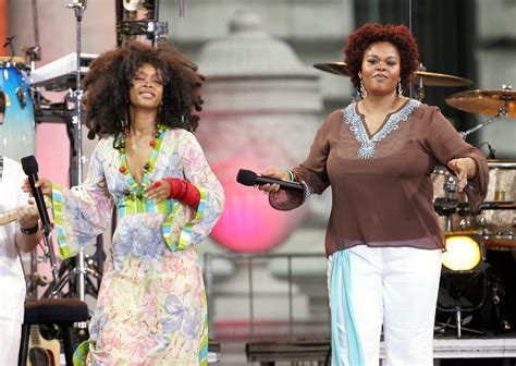 Verzuz, also known as verzuz tv, is an american webcast series created by producers timbaland and swizz beatz. WATCH: 5 Performances To Prepare for Jill Scott & Erykah ...