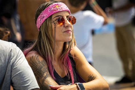 Check spelling or type a new query. Leticia Bufoni: la famosa skater que ama Neymar estuvo en ...