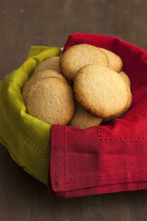 Sugar cookies are a true classic in the cookie world, popular for both their simplicity and adaptability for any occasion. Low Carb Sugar Cookies - The Low Carb Diet