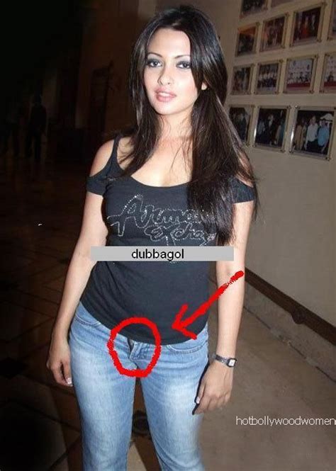 Bollywood top 5 dirtiest wardrobe malfunctions | malfunctions are yet common these days. See Bollywood Actresses Wardrobe Malfunction Photos | Free ...