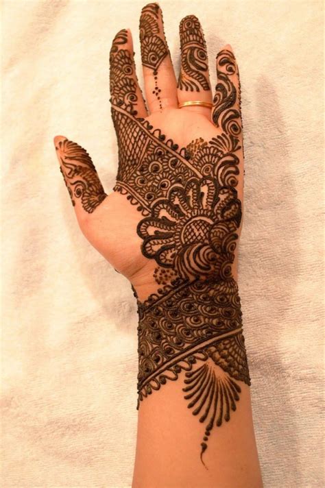 Henna ook wel bekend als mehndi bestaat al eeuwen. Hire Henna Tattoo by Suchi - Henna Tattoo Artist in ...