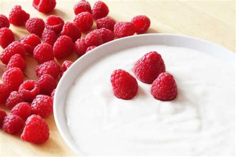 Da anni lo preparo con la mia yogurtiera, seguendo una ricetta semplicissima. Yogurt fatto in casa con e senza yogurtiera - BurroFuso
