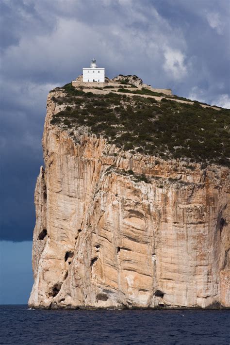 Sar­di­nien bie­tet ei­ne fül­le in­te­res­san­ter se­hens­wür­dig­kei­ten. Das Reiseziel Alghero in Sardinien / Italien