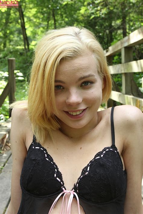Congratulations, you've found what you are looking busty young brunette emo in knee. Cute teen amateur Sophia Kitten posing in nude in knee ...