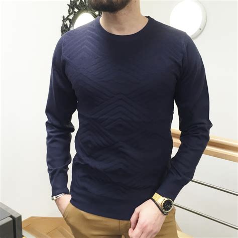 Pull sans manches homme tricot carreaux col v fit veste classique motif losange? Pull homme bleu marine en fine avec losange
