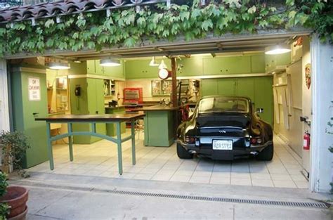 Weitere ideen zu garagen innen, garagenbau, architektur. Moderne Garagen - 30 originelle Designs | Modern garage ...